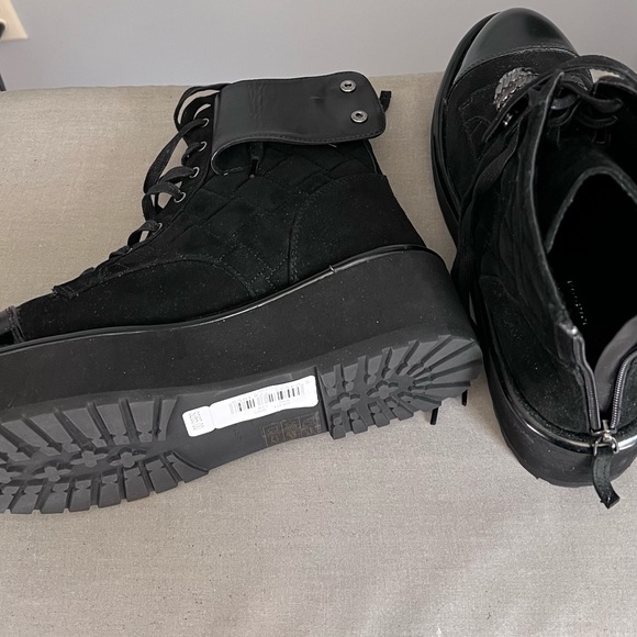 Kurt Geiger KENSINGTON SUEDE AND PATENT-LEATHER ANKLE BOOTS IN BLACK - Picture 5 of 5